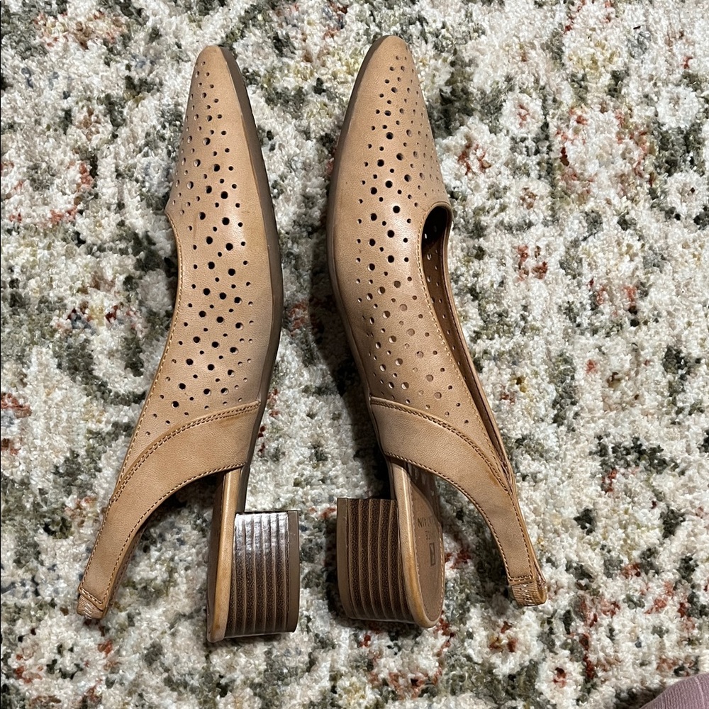 White Mountain Perforated Tan sling back heels - Picture 3 of 3